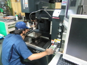 金型製造現場２（EDM）